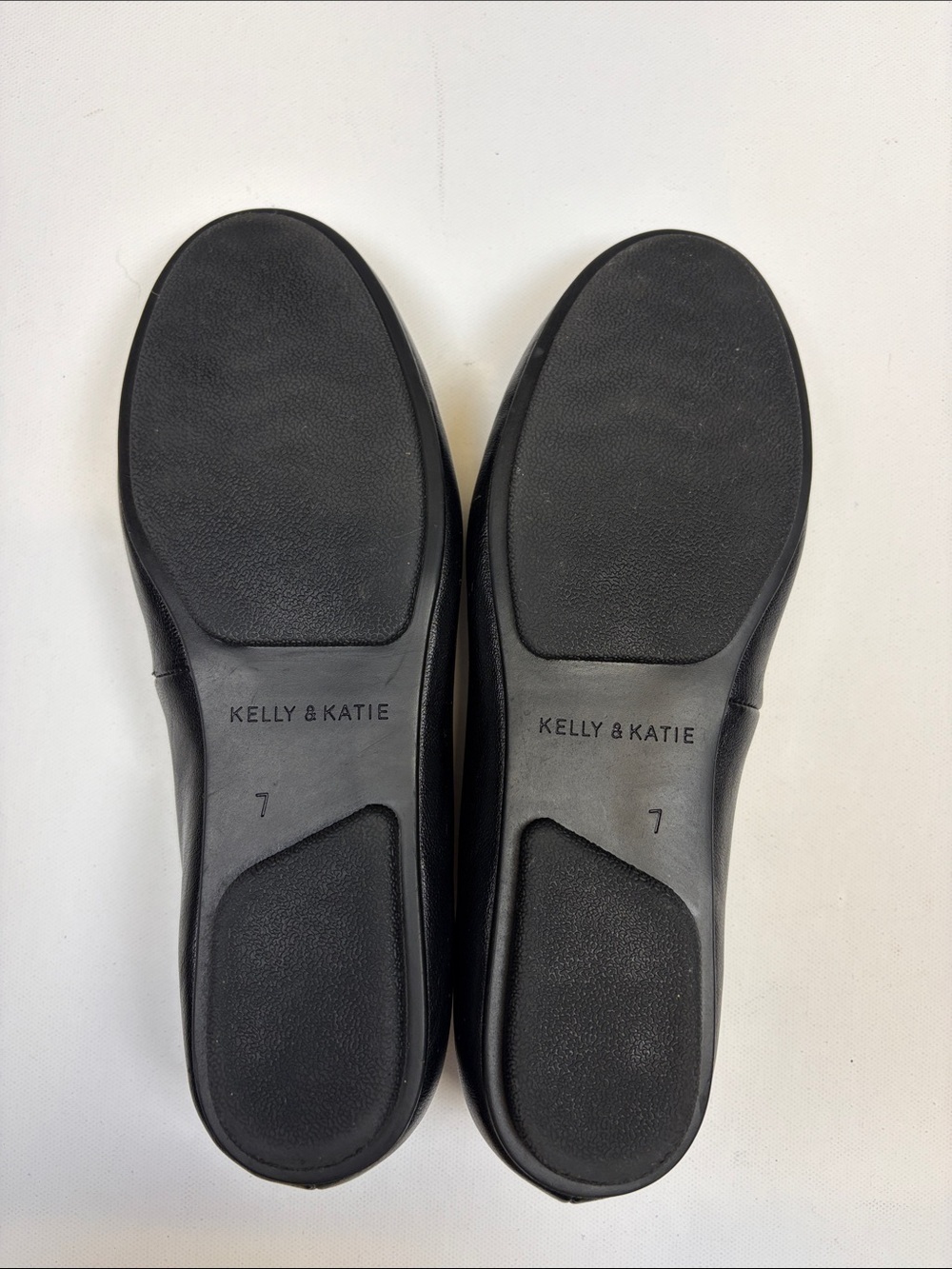 KELLY & KATIE HILIAH BLACK GOLD MEDALLION BALLET FLATS WOMEN SIZE 7 - Picture 6 of 7